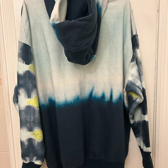 Nike Women's Artist Collection hoodie and leggings - Picture 5 of 5